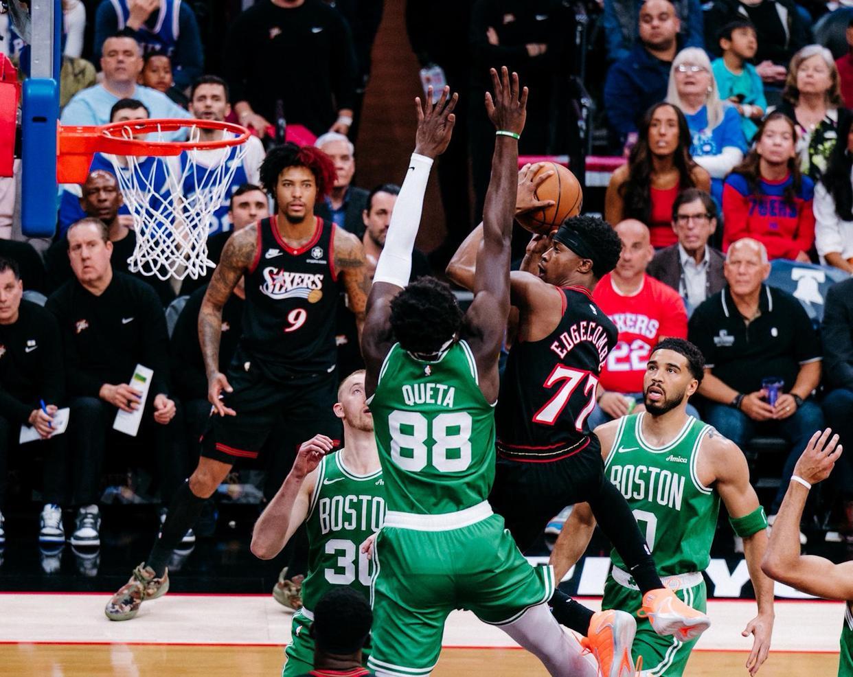 bti体育app下载-绿军险胜76人!2-1领先,双探花轰50+11+11,马克西空砍31分6助