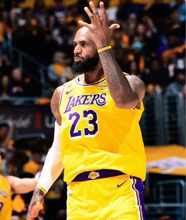 bti体育官方入口-詹姆斯燃尽湖人3-0火箭 老詹带队过首轮就是GOAT?